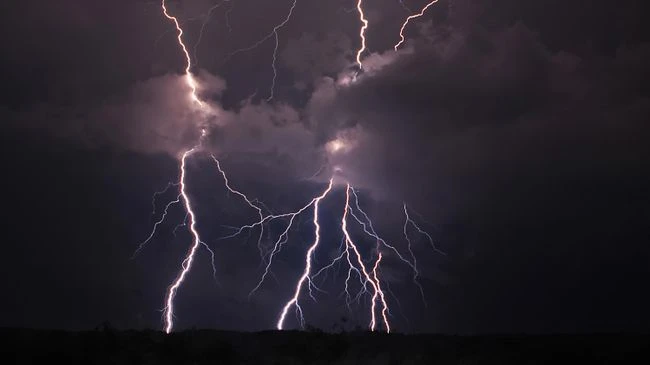 🌧️ На Кубани продлили экстренное предупреждение из-за гроз, града и ветра