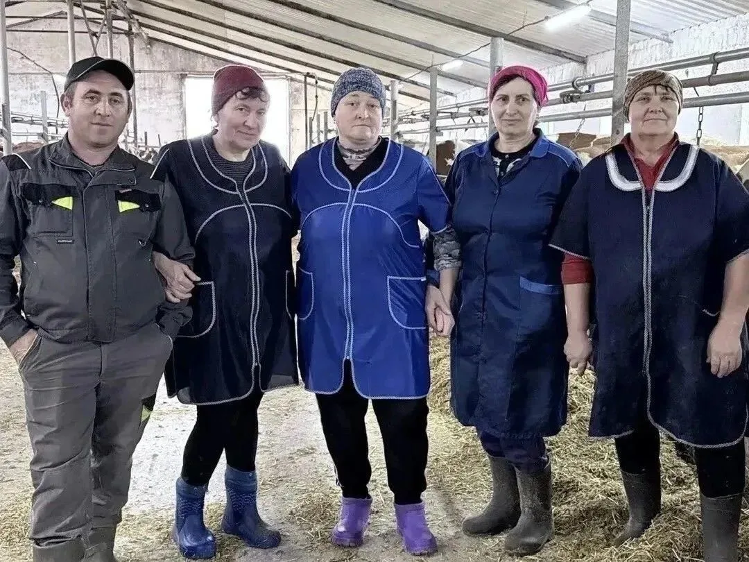 Уважаемые труженики аграрной отрасли! От всей души поздравляем вас с профессиональным п...