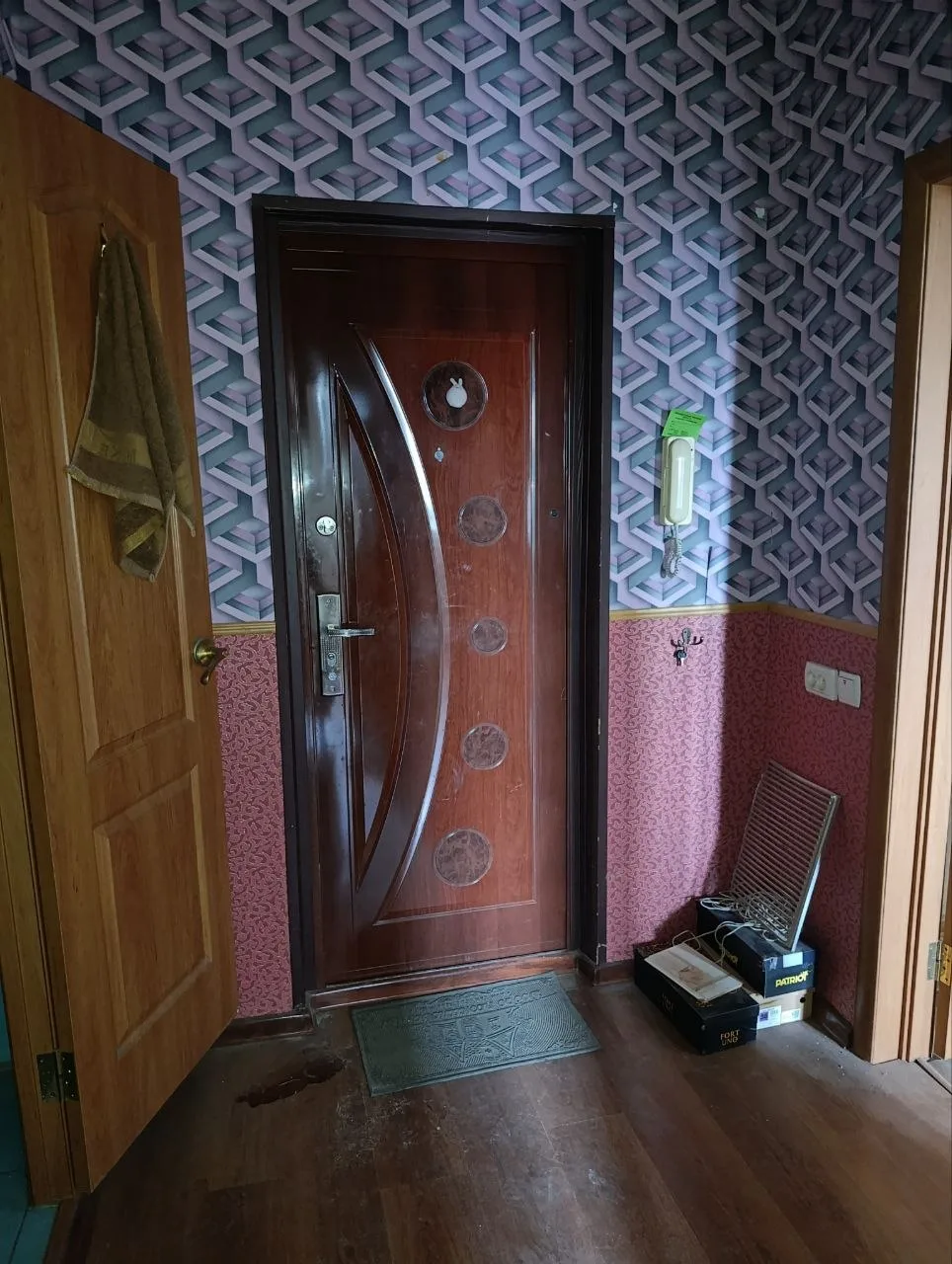 Купить 1-комнатную квартиру в Донецке, Кировский район, Текстильщик, ул. Высоцкого, 1
