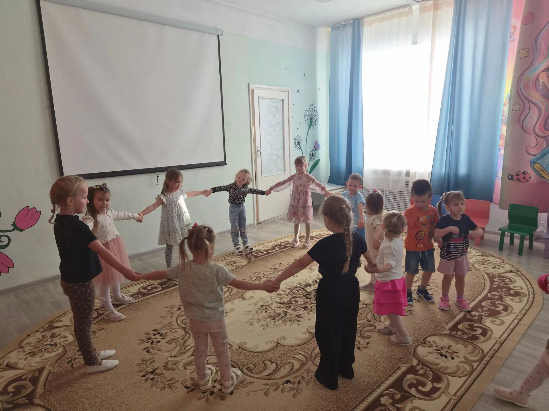 Танцы в детском саду: движение, радость и развитие! 💃🕺