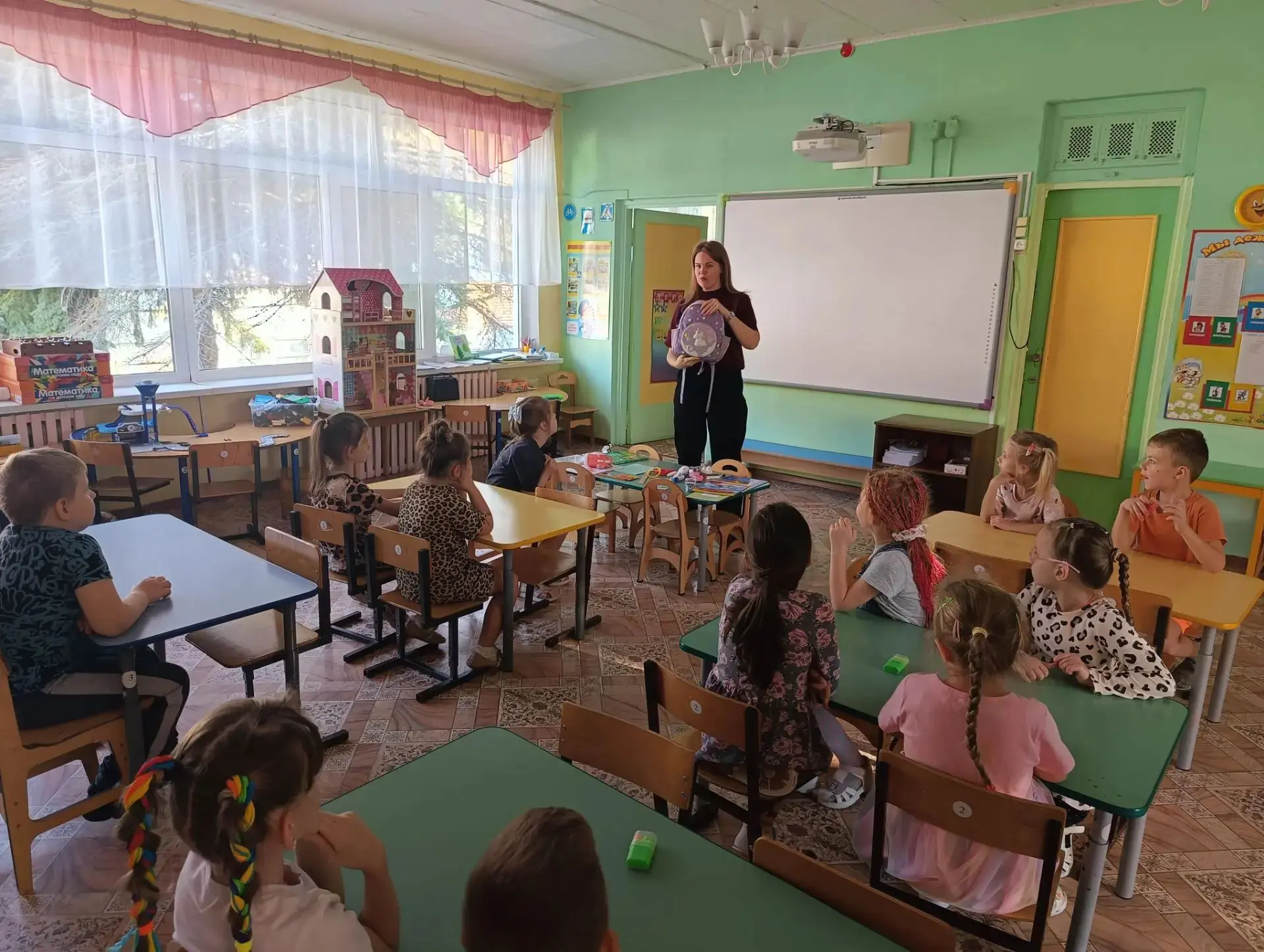 В рамках Недели родительских инициатив мама Вари З. Лика Кузьминична провела для воспит...