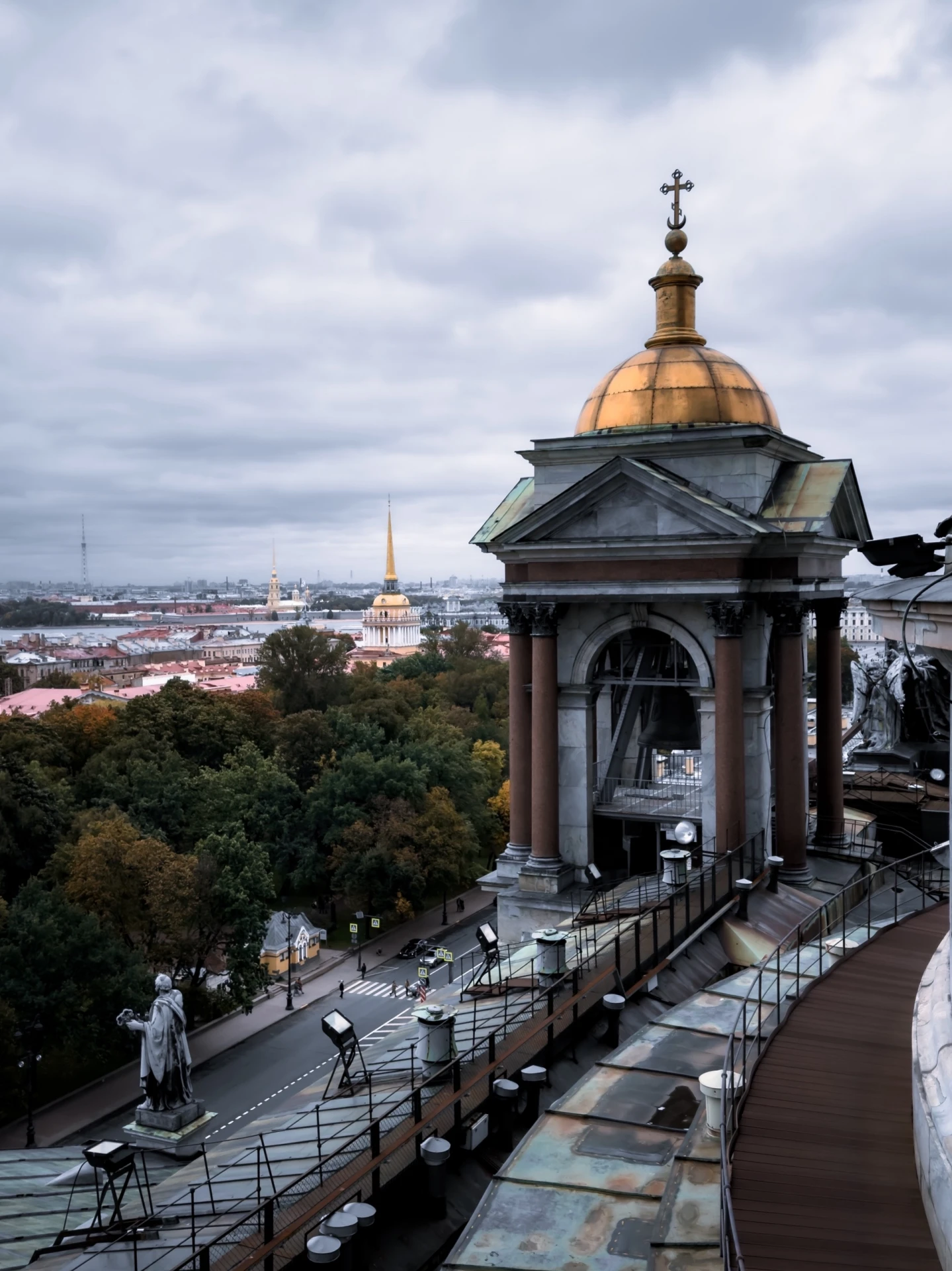 Прекрасные виды и милые детали Петербурга этой осенью🍁🏛️