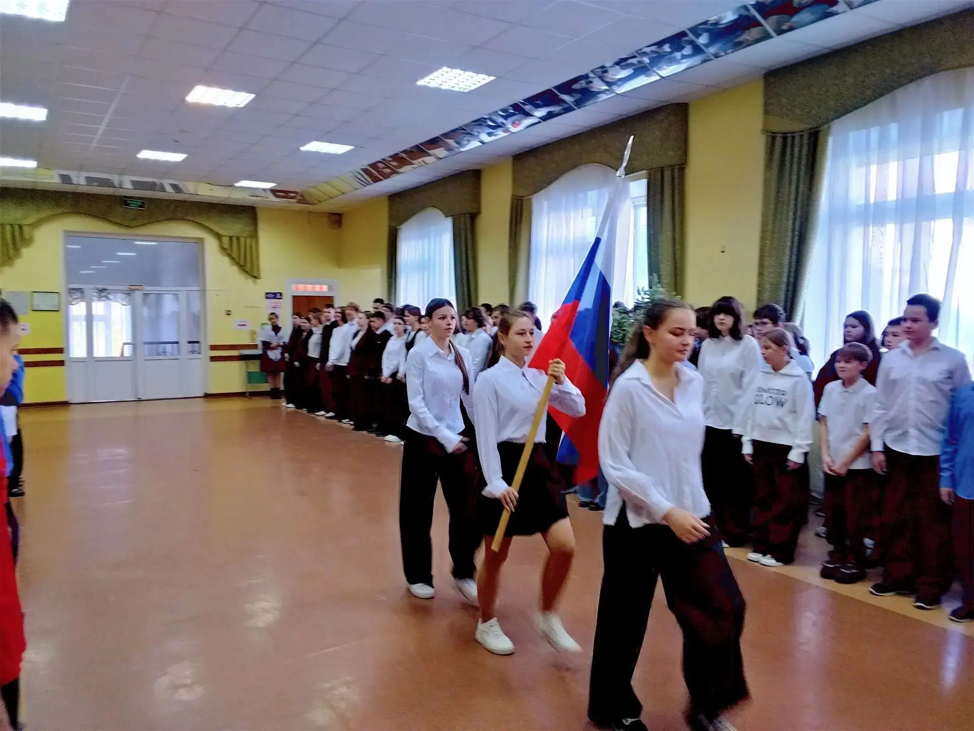 🇷🇺Торжественная линейка и воспитание патриотов