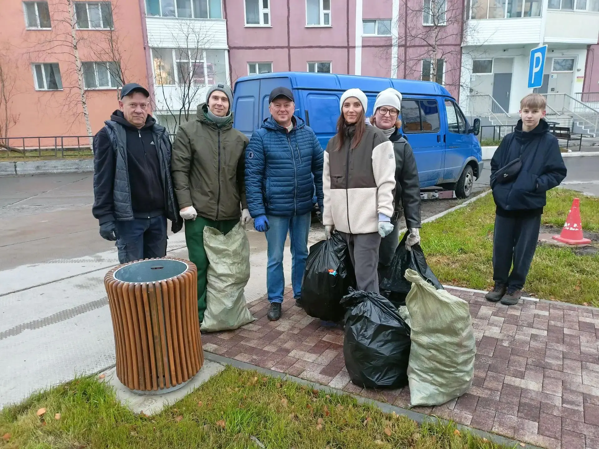 🌿 Сегодня сотрудники нашего коллектива внесли свой вклад в чистоту родного города