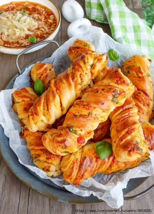Пицца-твистеры – закусочные булочки