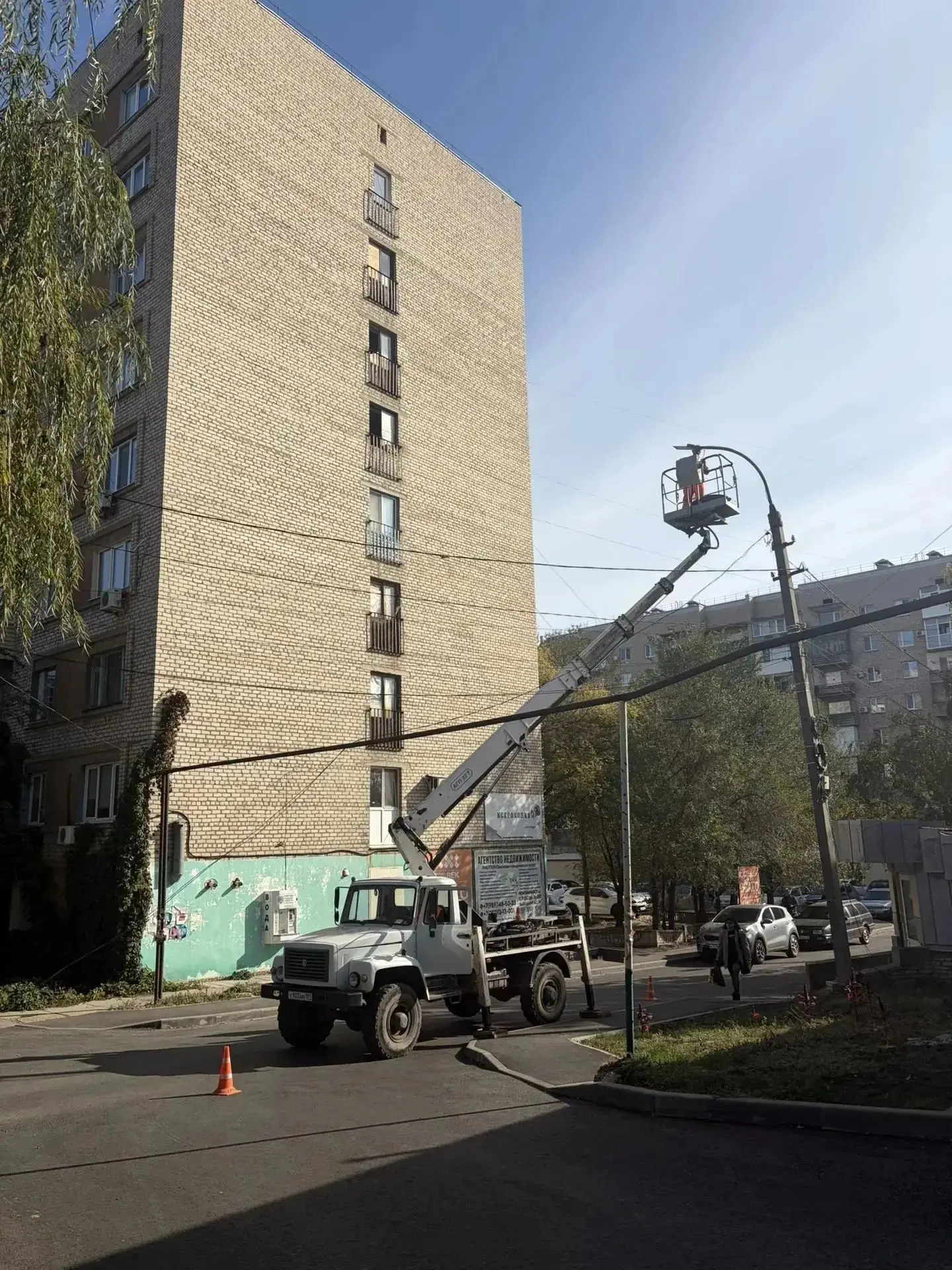 В Краснодонском округе продолжаются работы по благоустройству