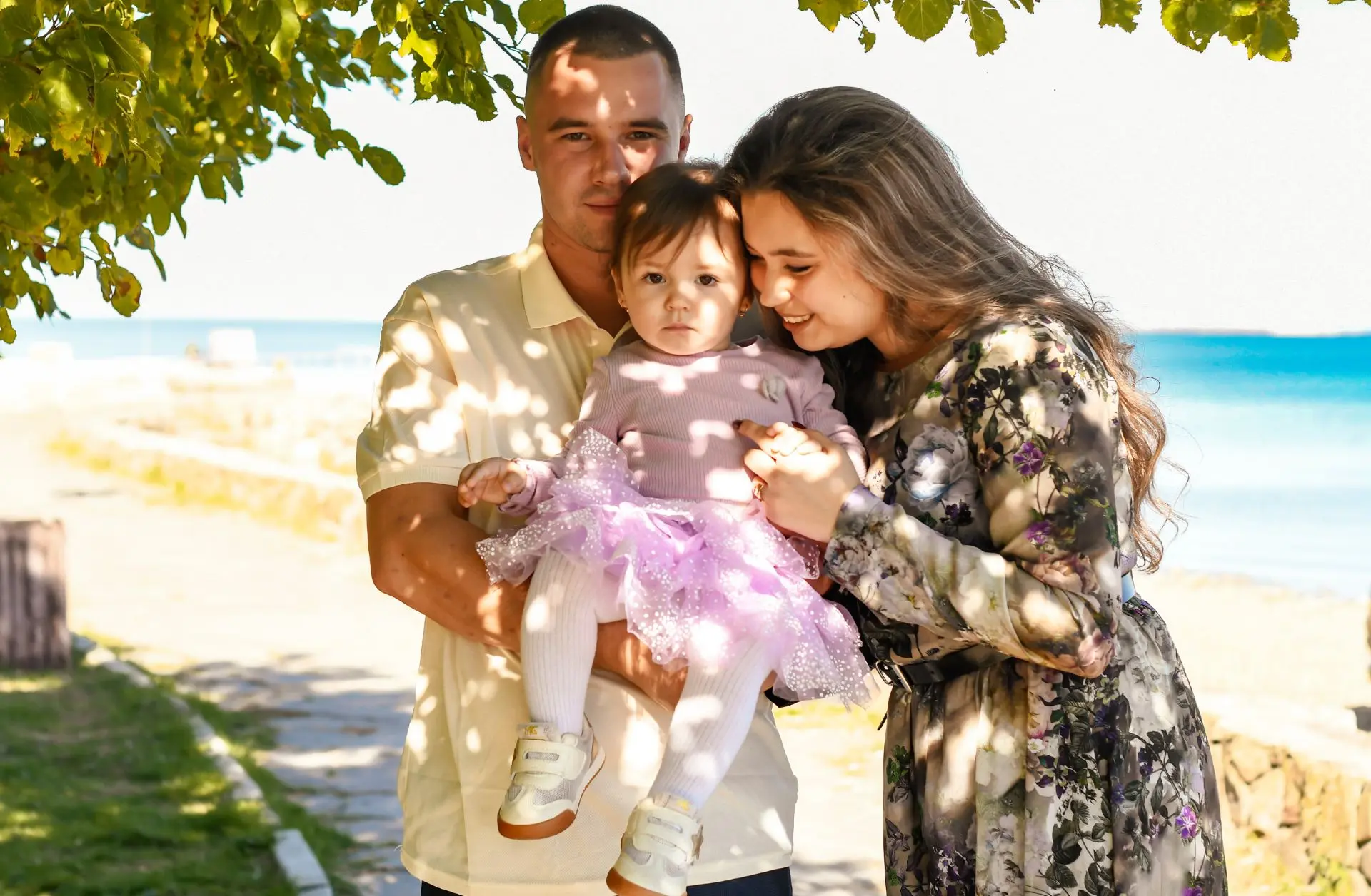 Мама папа и самый чудесный цветочек- Алия 🌺🌺🌺 Октябрь балует теплом и это замечатель...