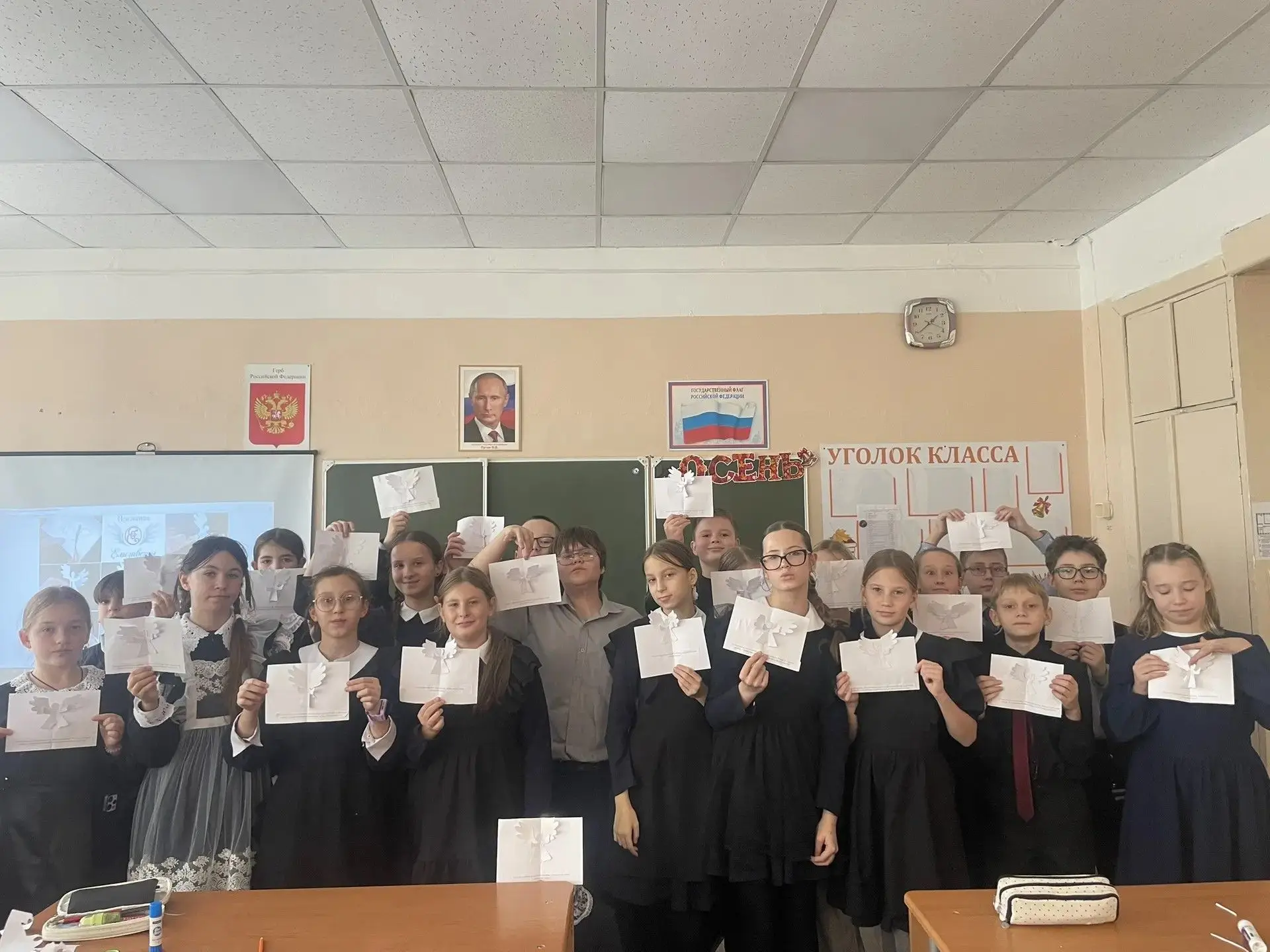❤️Наши старшеклассники вместе с классным руководителем Позняк О.И. с огромным удовольст...