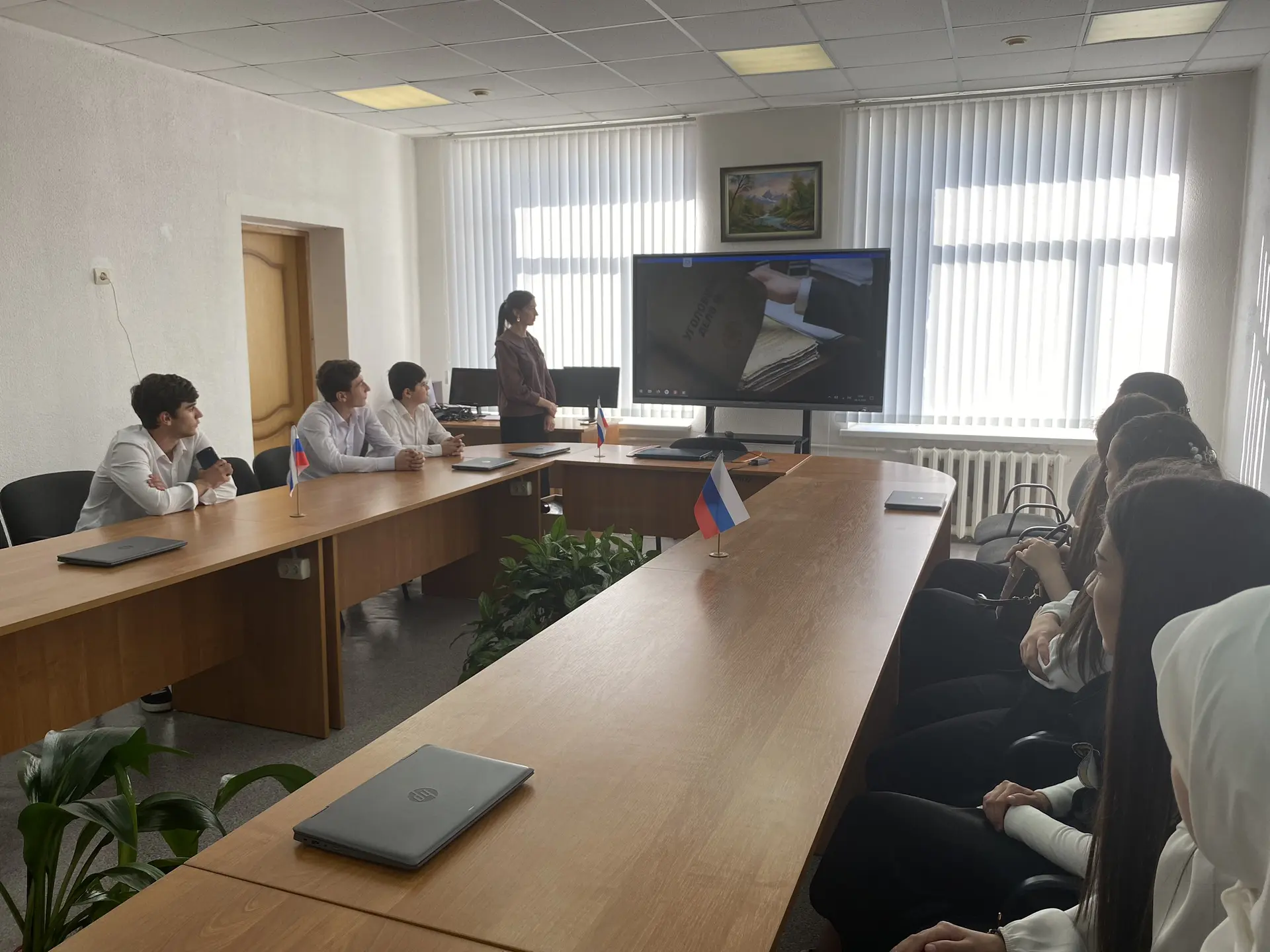 🎓 В старших классах нашей школы прошла профилактическая беседа по вопросам противодейс...