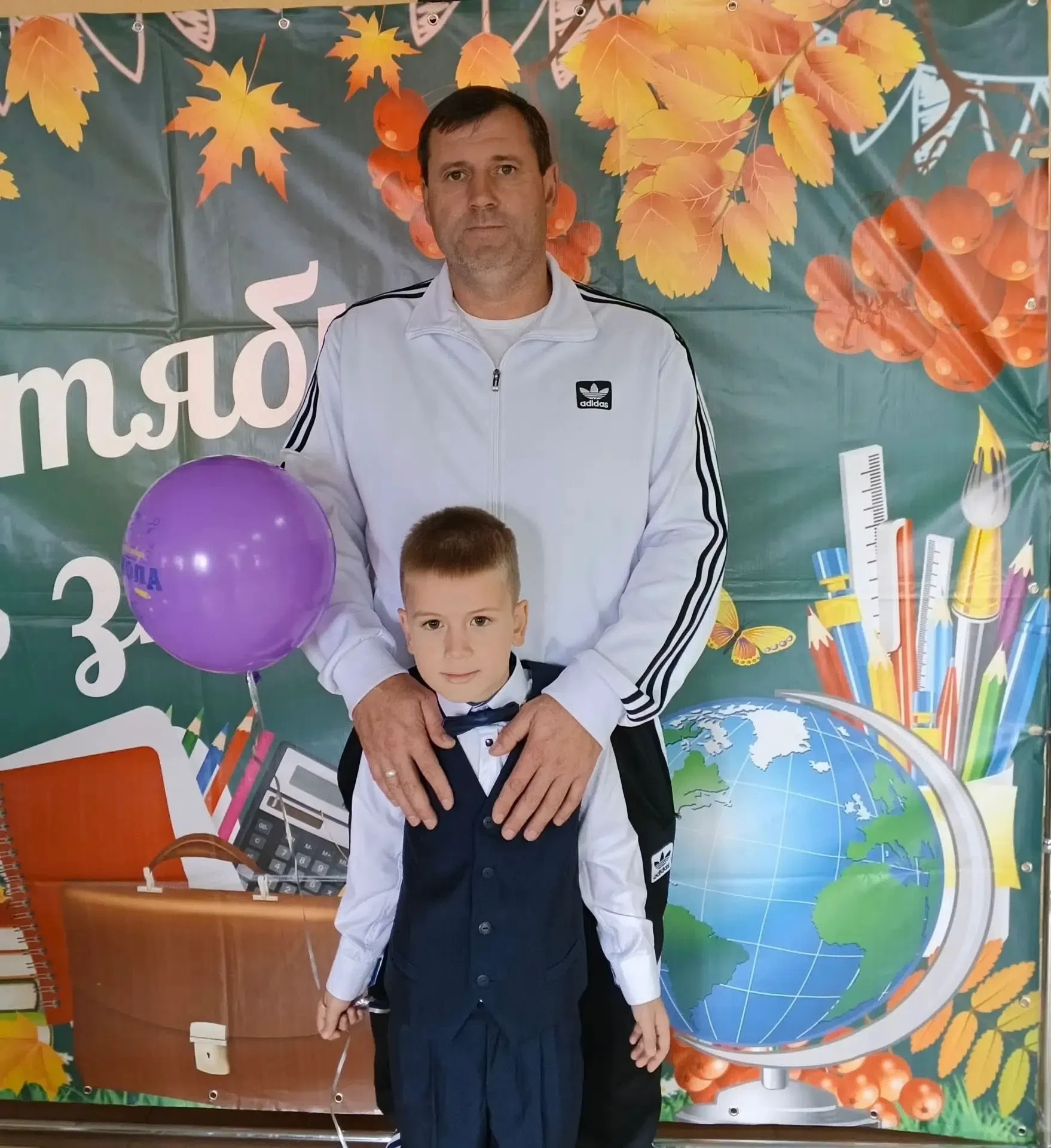 📸 В школьной фото-акции «Обнимая папу» принимает участие  Кузьмин Александр👨‍👧