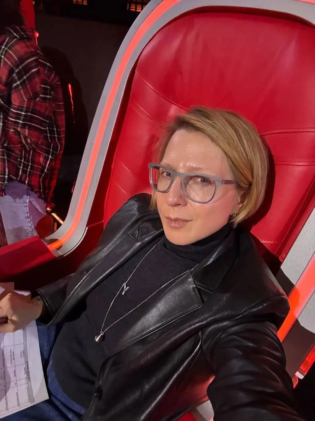 47-летняя Яна Чурикова прошла тест на «старость»: проверила, сколько сможет провисеть н...