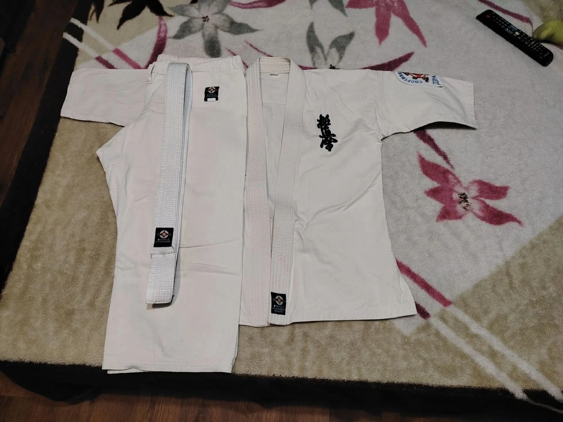 Продам кимоно (доги) экипировка для каратэ (киокушинкай).