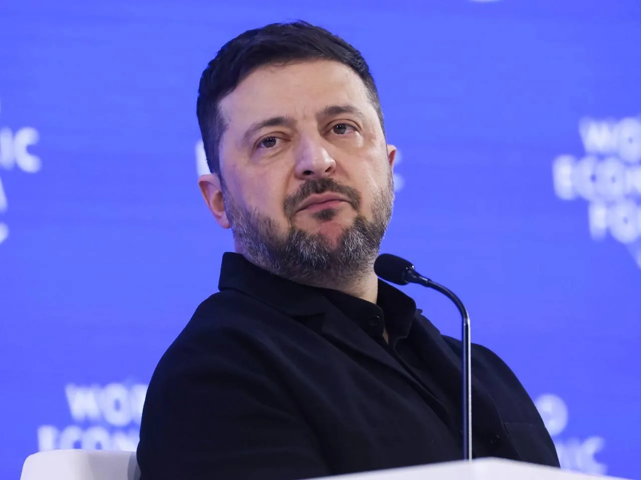 Президент Украины Владимир Зеленский отметил, что Дональд Трамп испытывает ряд серьёзны...