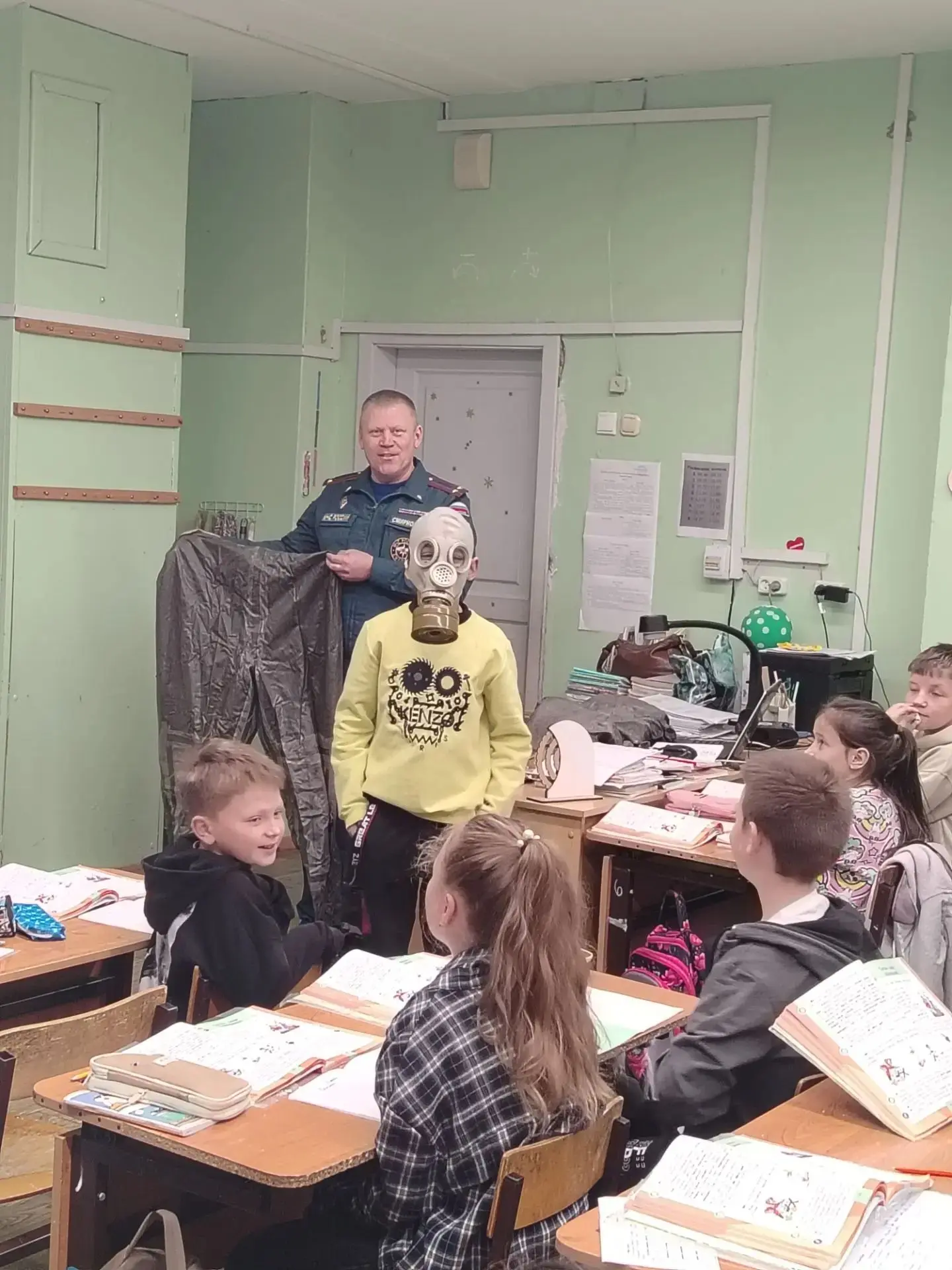 В рамках месячника по гражданской обороне для обучающихся начальных классов Центра обра...