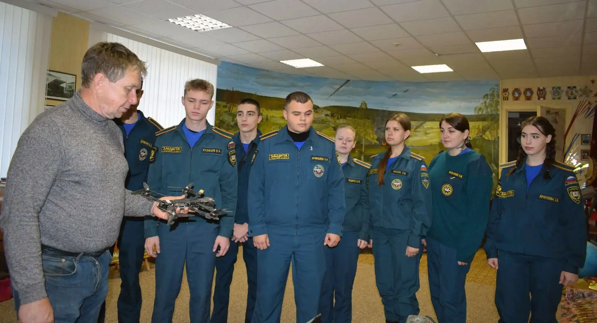 7 октября в Орловском техникуме агробизнеса и сервиса прошёл урок безопасности ко Дню г...