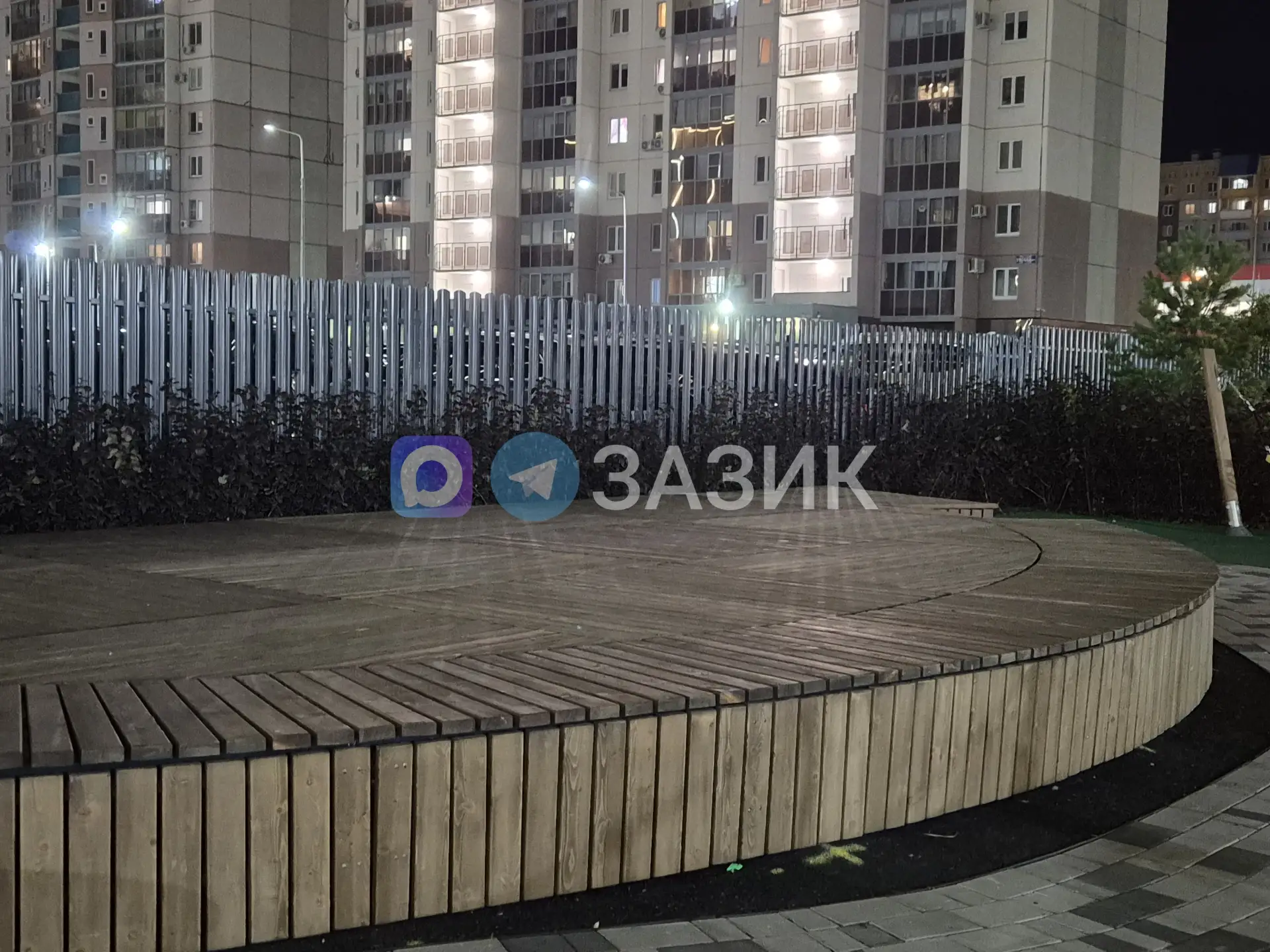 💃 В новом ЖК в Заозёрном появилась уличная сцена