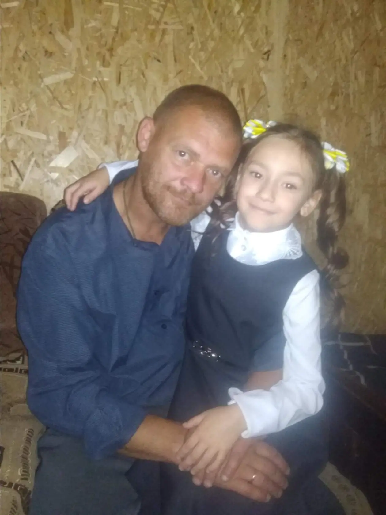 Моего папу зовут Ураев Николай Викторович, родился он в 1980 году в Тульской области, г...