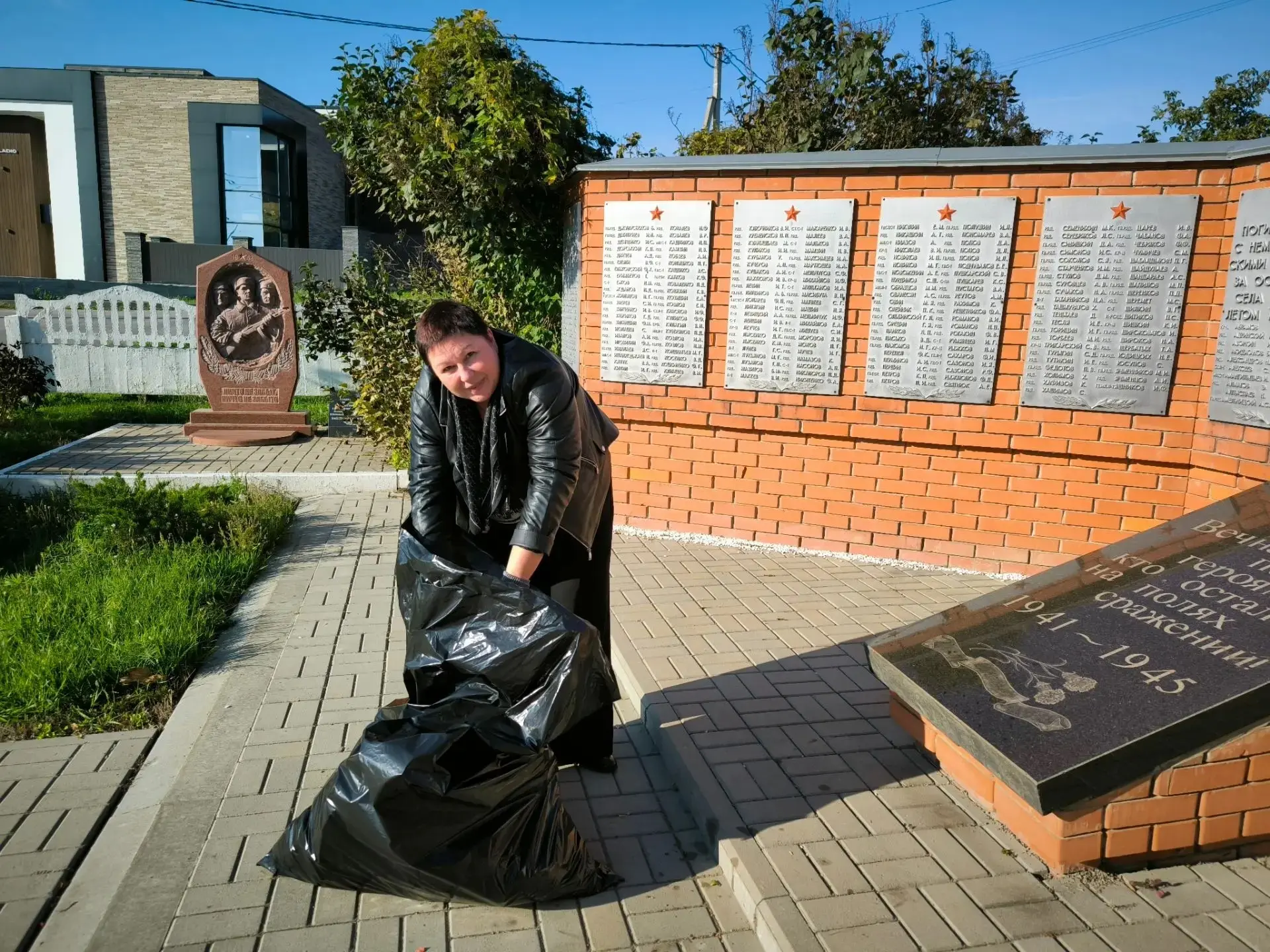 🎖 Сохраняем память: субботник на братских могилах и памятниках