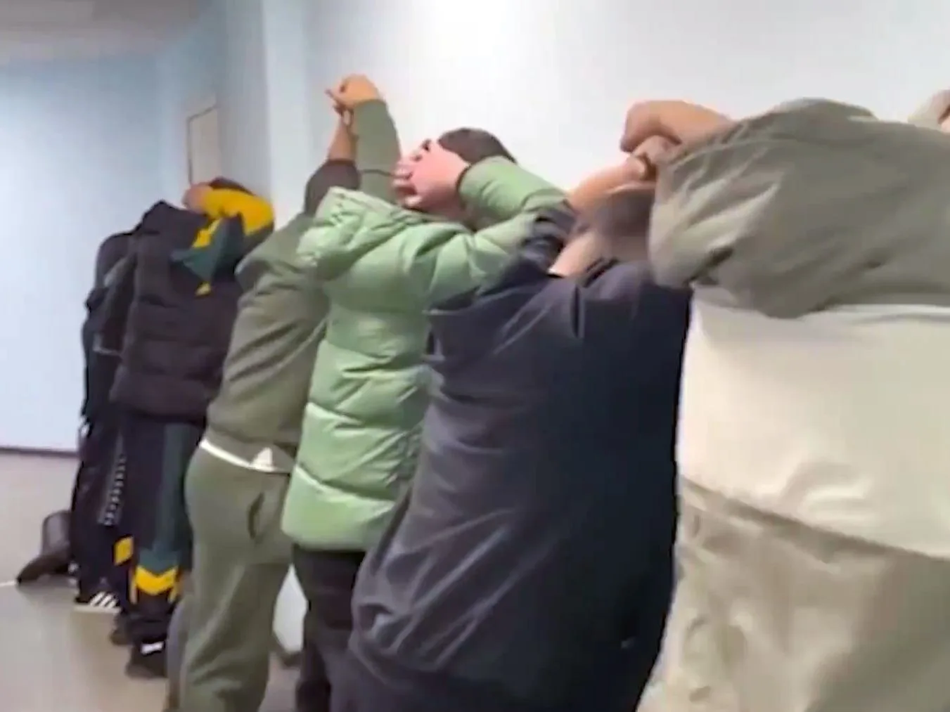 В Челябинской области сотрудники полиции и ФСБ задержали банду, которая занималась похи...