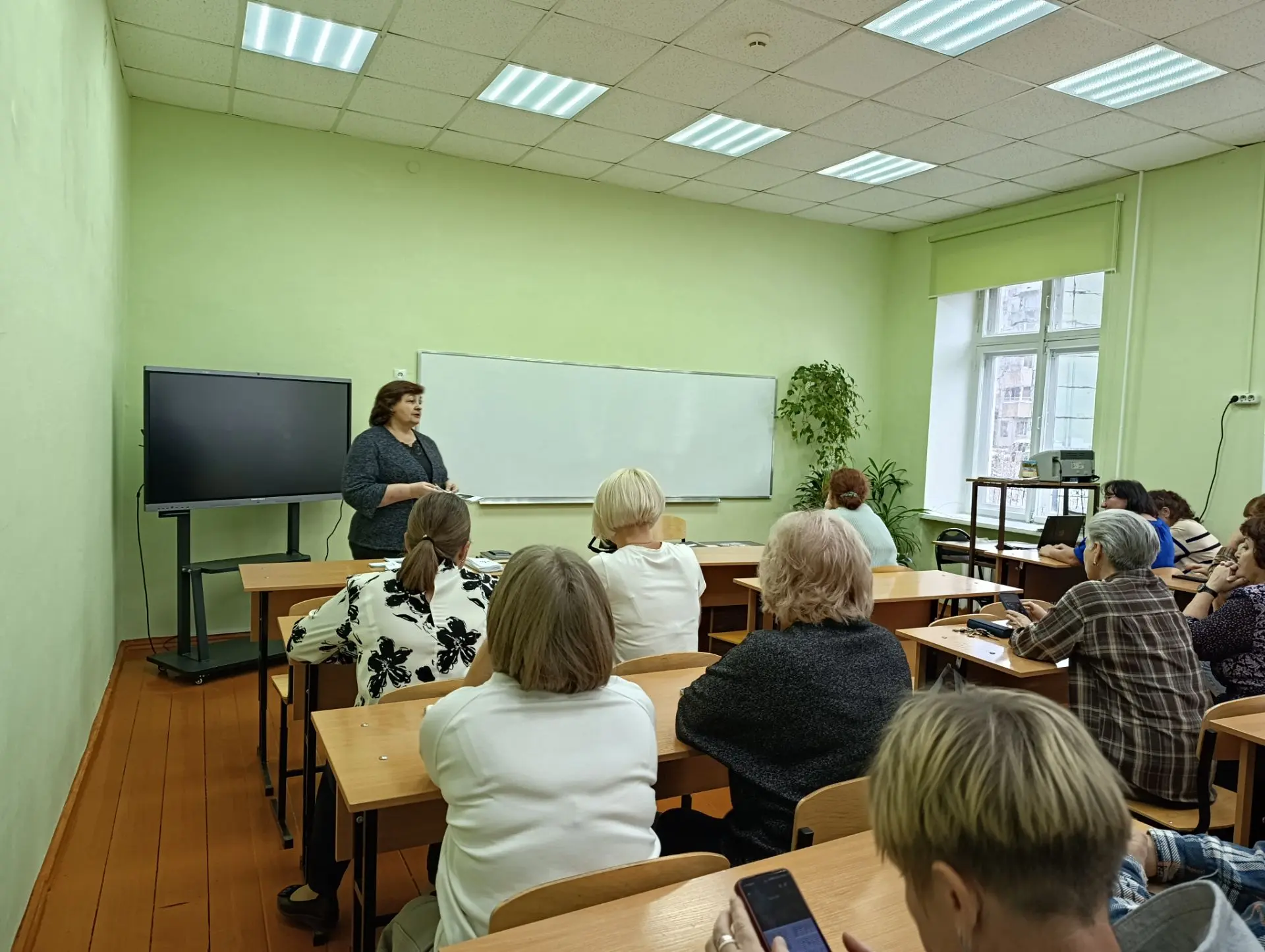 В МБОУ «СОШ № 1 им. А. А. Соломина» в ходе Недели финансовой грамотности состоялась вст...