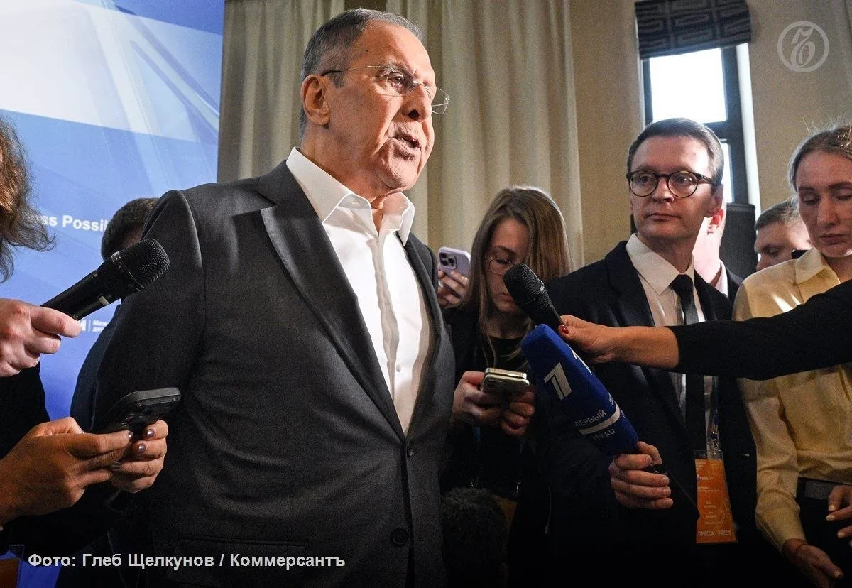 Российские власти ознакомились с информацией СМИ о новой мирной сделке по Украине, но н...