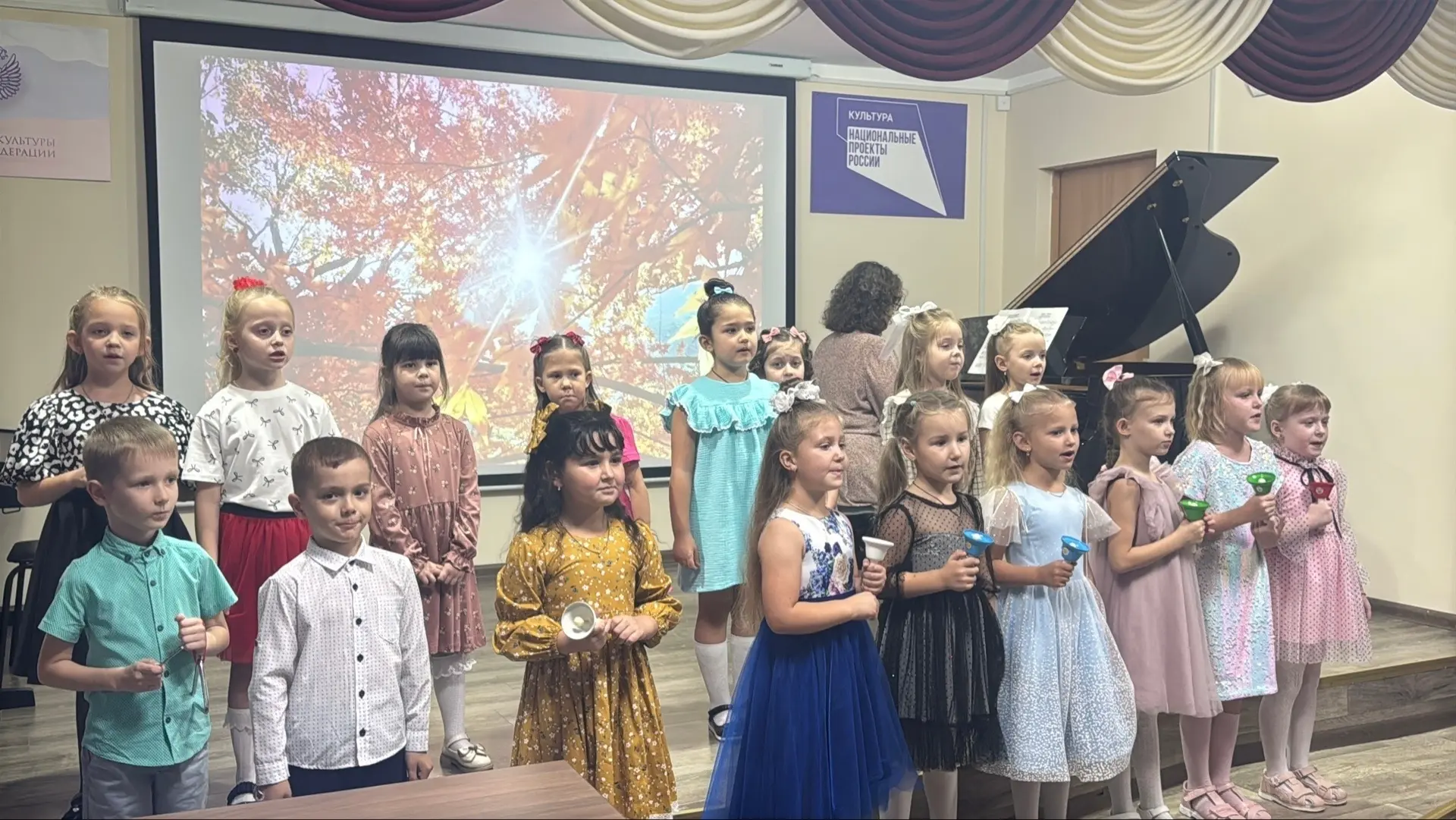 ✨🎶В Детской школе искусств состоялся праздничный концерт ко Дню пожилого человека. 🤗
