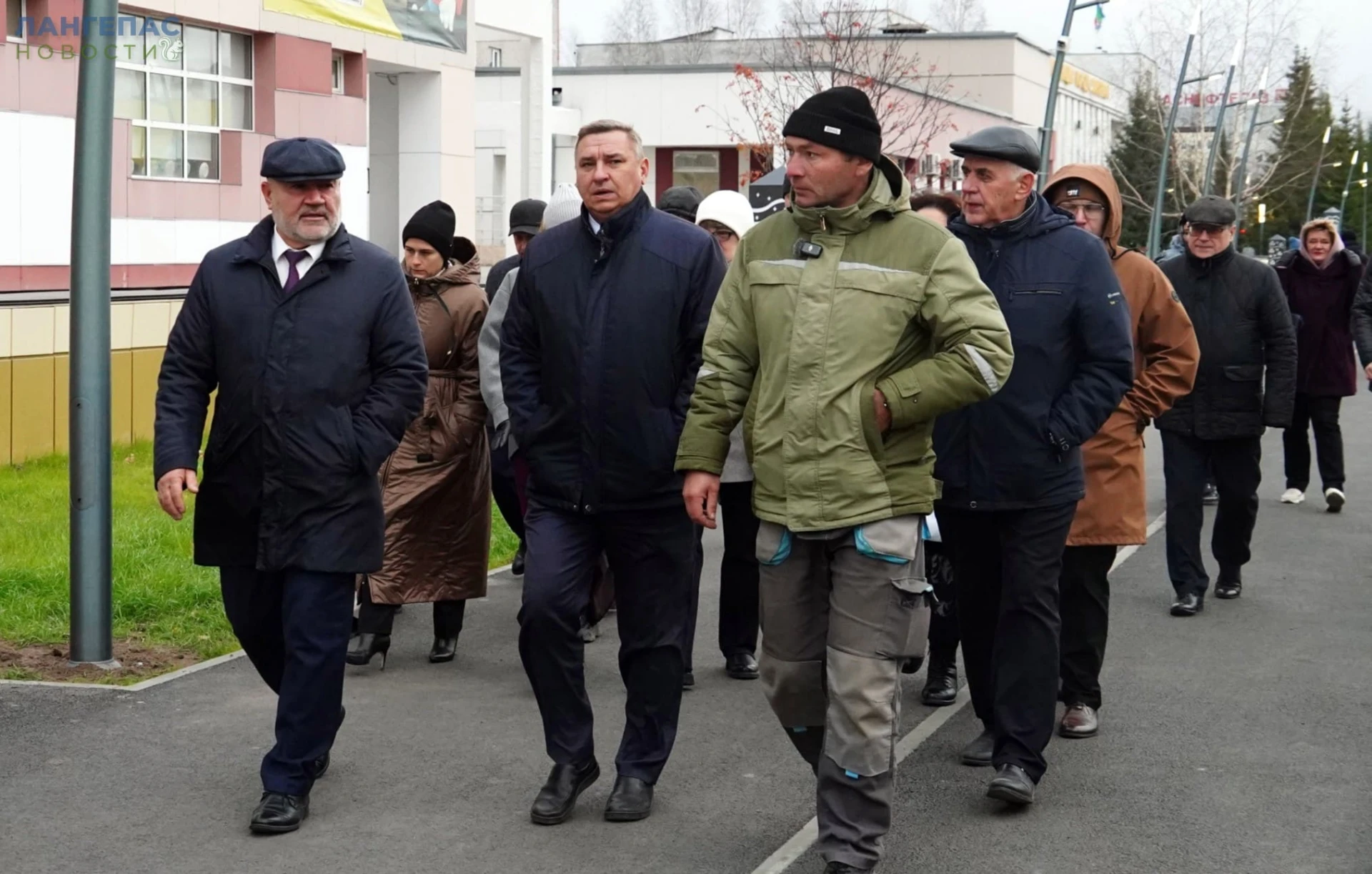 Второй этап благоустройства центральной улицы Лангепаса близится к завершению