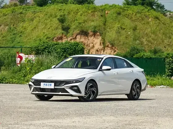 Hyundai Elantra 2023 год 10 месяц