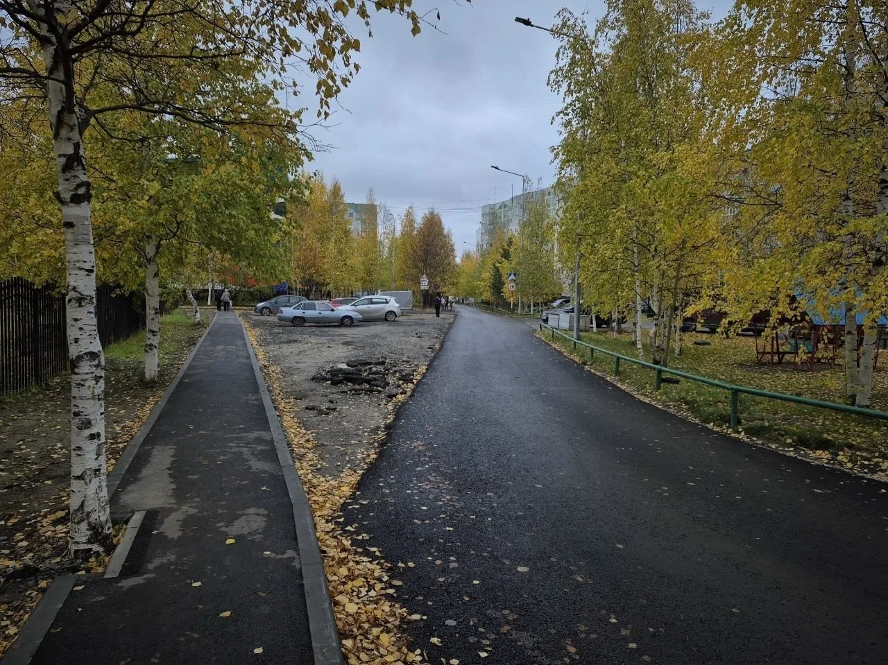 Подписчик жалуется на состояние участка дороги, который остался без ремонта. По его сло...