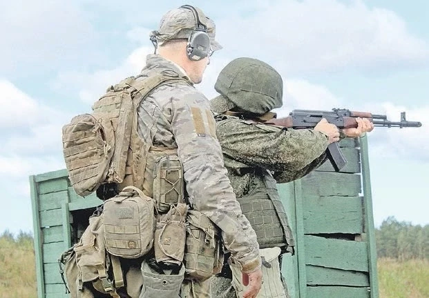 – Инструктор на практике объяснил, как двойка или тройка подготовленных военнослужащих ...