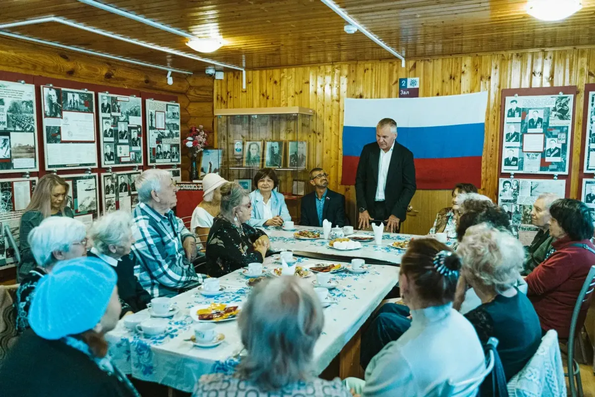 👵 Глава Фрязино встретился с жителями старшего поколения