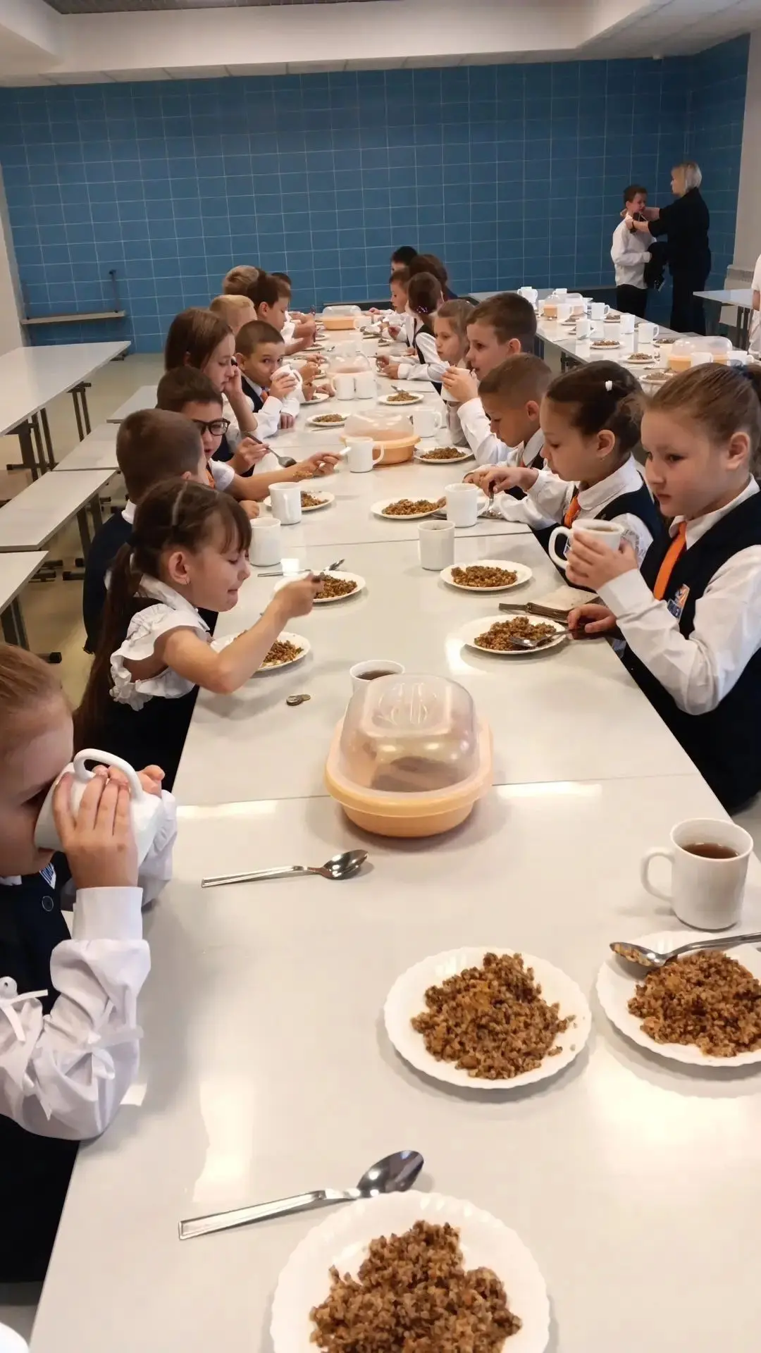 🍽️ Качество под строгим присмотром: в школах Чистопольского района продолжается родите...