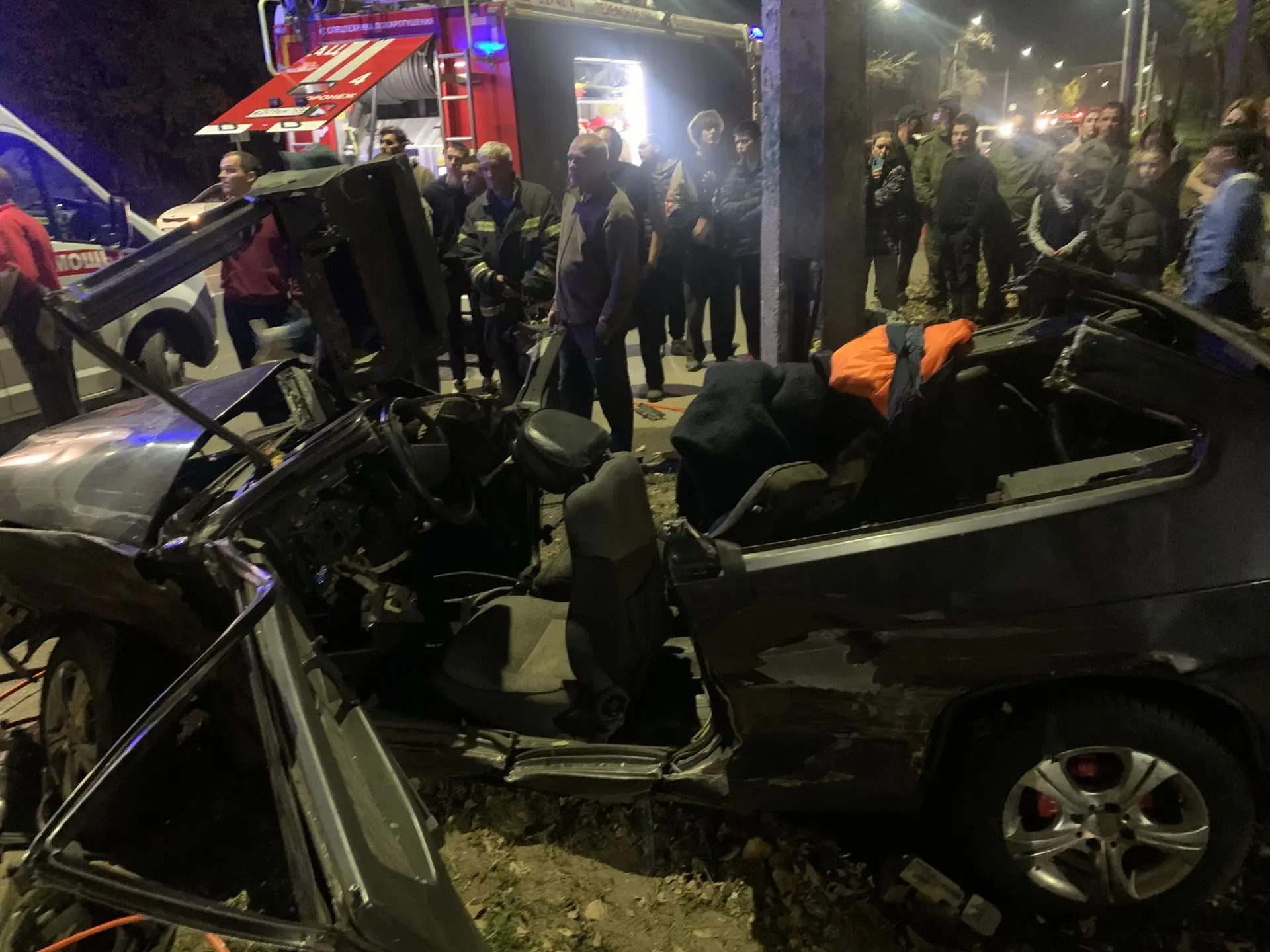 Двое мужчин оказались в больнице после серьёзного ДТП на Ростовской улице.