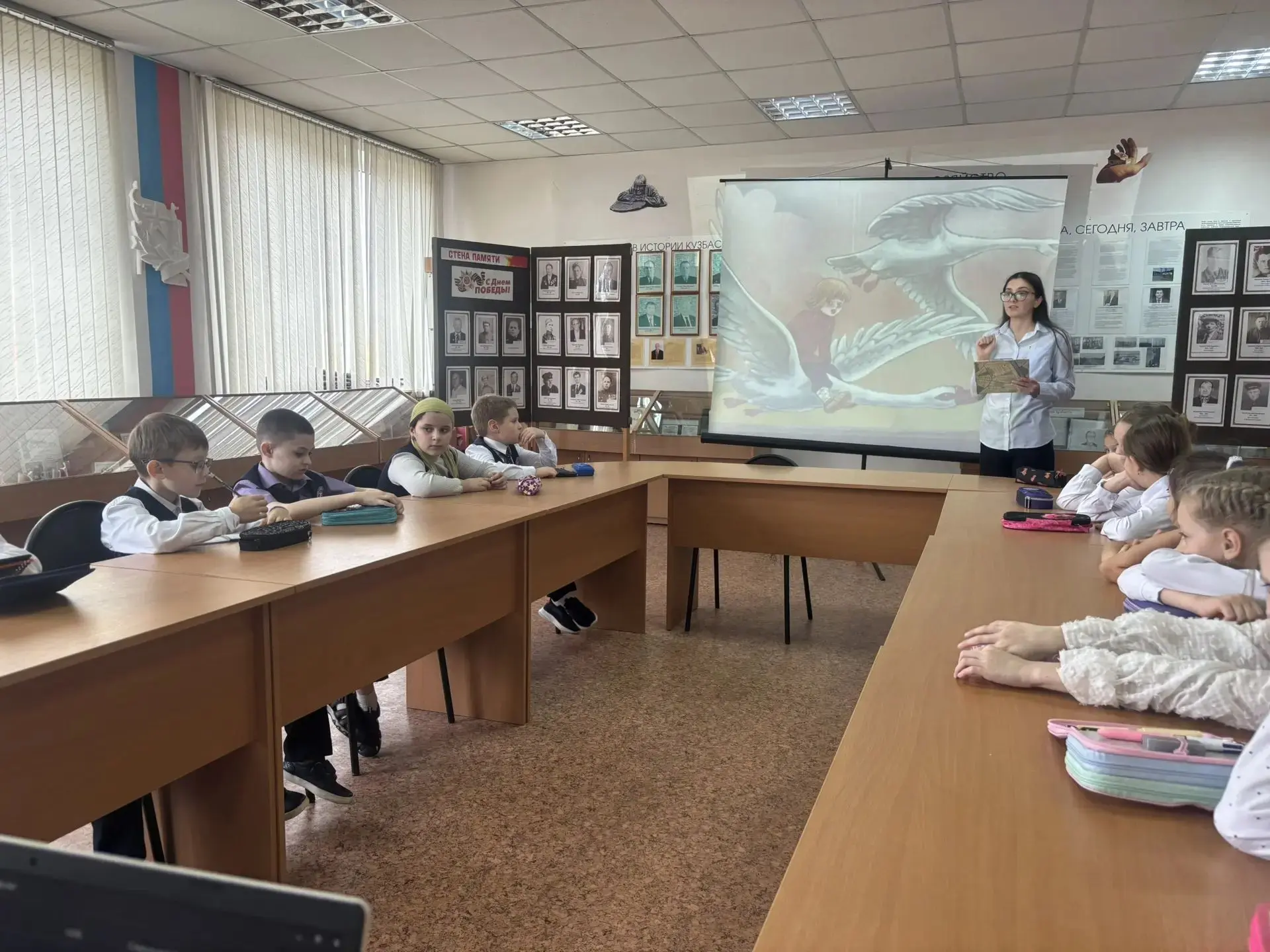 Сегодня в школьном музее для учеников 2-х классов прошла литературная гостиная «Сказка ...