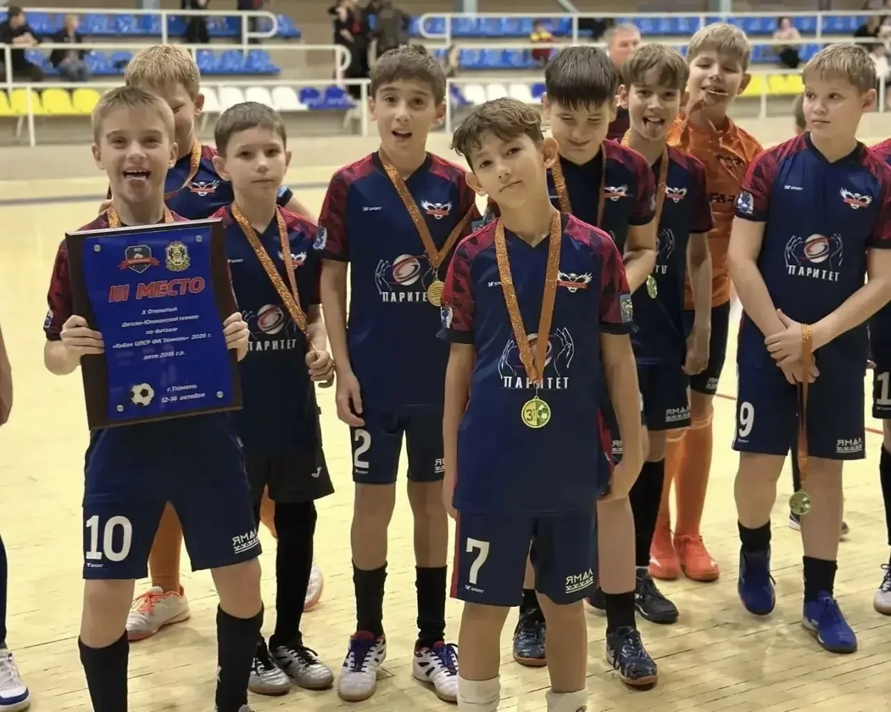 ⚽ Команда из Нового Уренгоя завоевала бронзу турнира по футзалу в Тюмени