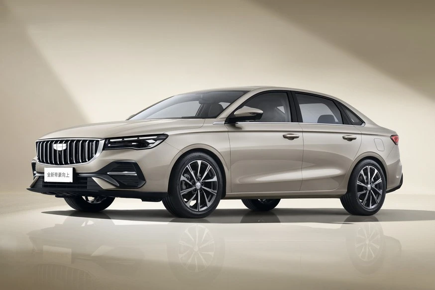 🚗 Geely Emgrand предыдущего поколения обновили в Китае