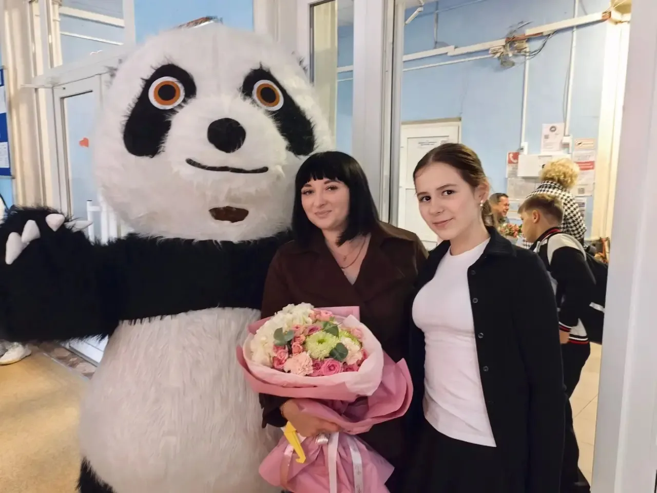 ☀Сегодняшнее утро в нашей школе началось с самого настоящего чуда! Едва переступив поро...