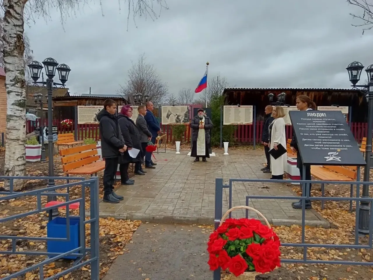 В селе Усть-Пит открыли обновленный мемориал героям-землякам
