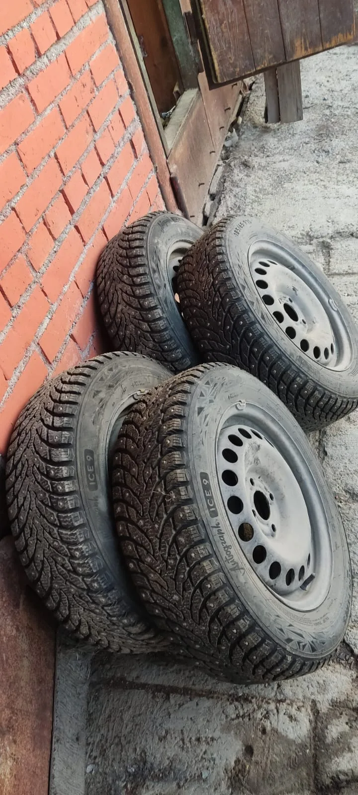 Шины зимние IKON Autograph Ice 9 185/65 R15 95T шипованные на штампованных дисках. Шипы...