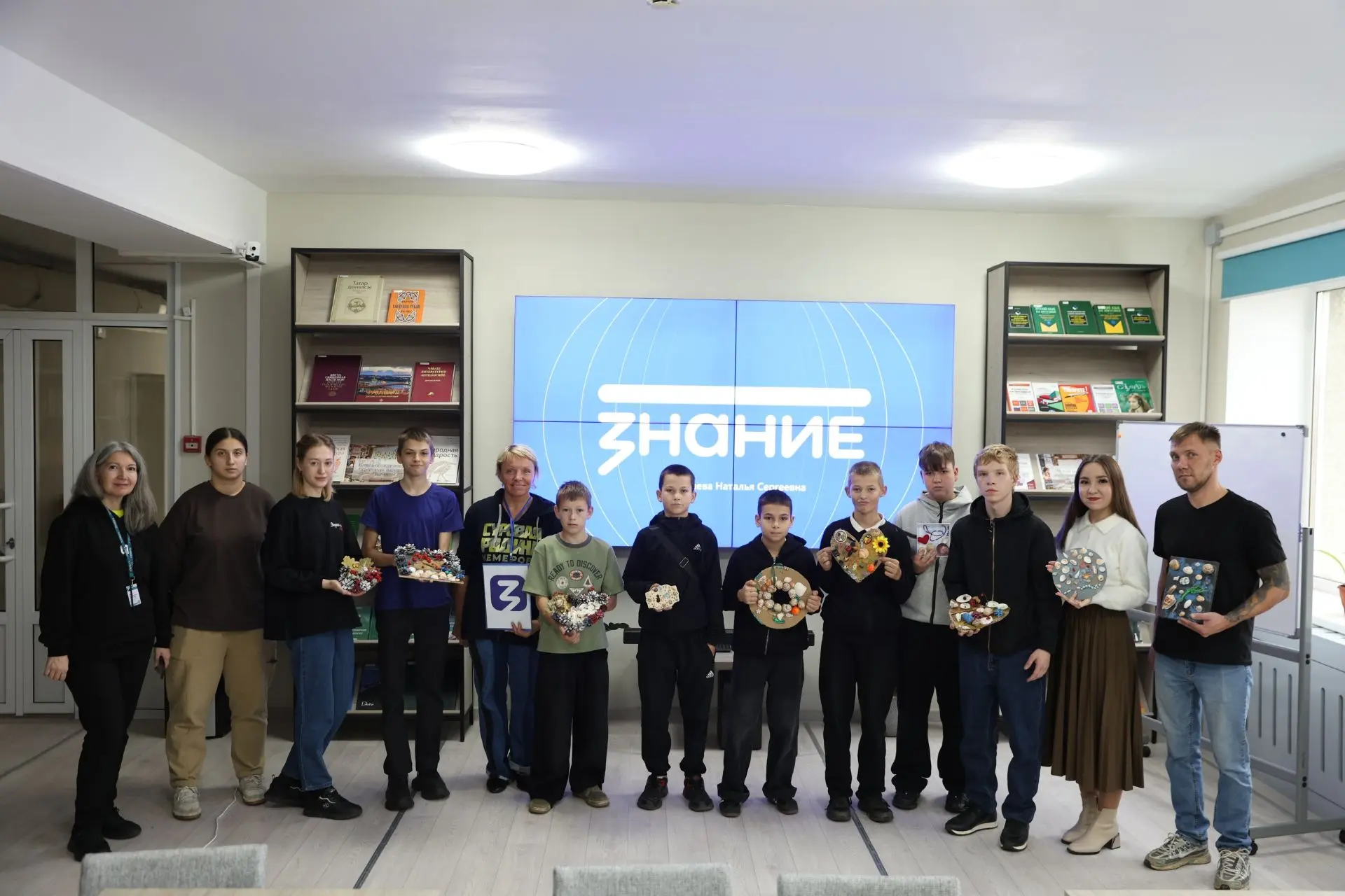🍁 Маленькие шедевры из простых вещей: в Фёдоровке прошёл мастер-класс для проекта «СВО...
