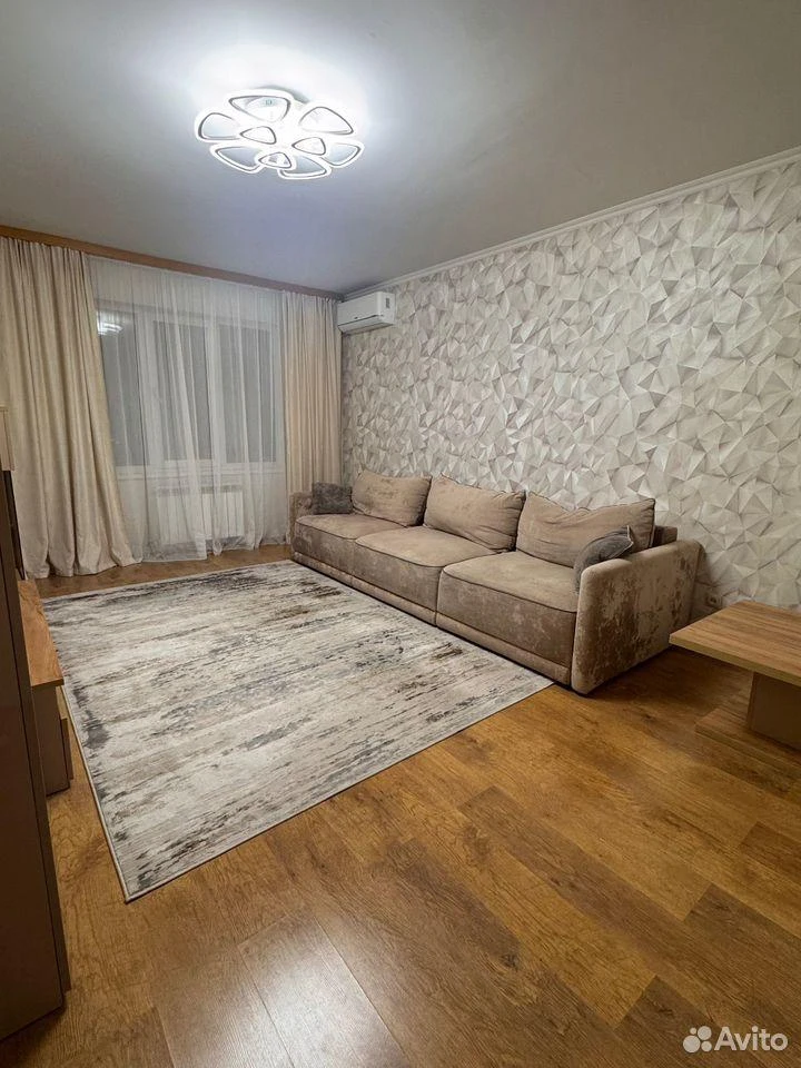 Сдам без посредников: 1-комнатная квартира, 45.5м²