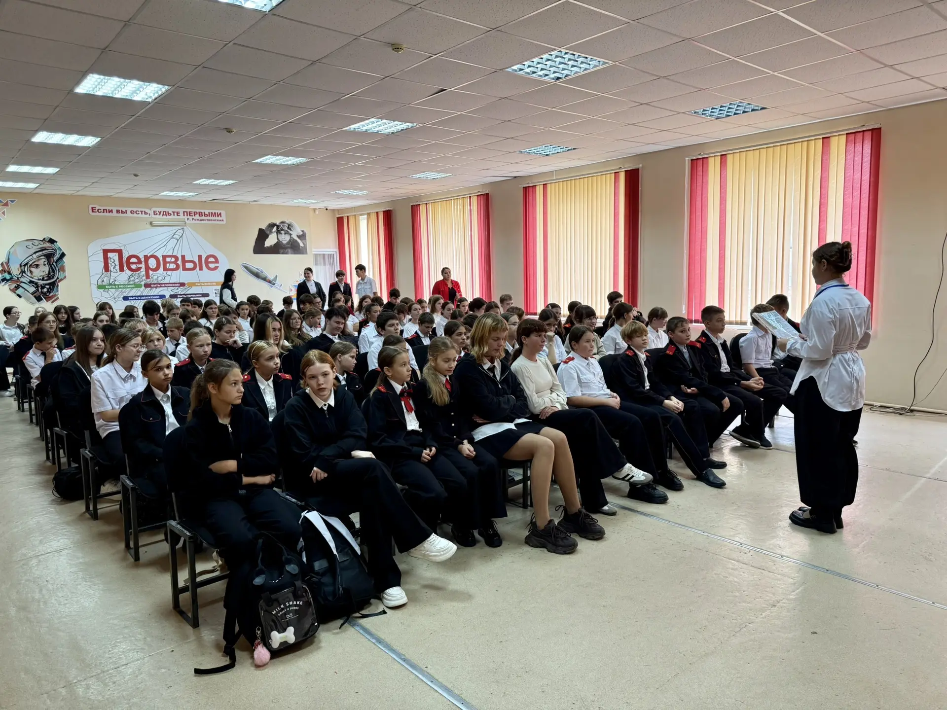 📣 В МАОУ СОШ № 5 им. Г. Я. Бахчиванджи состоялись предвыборные дебаты кандидатов на по...