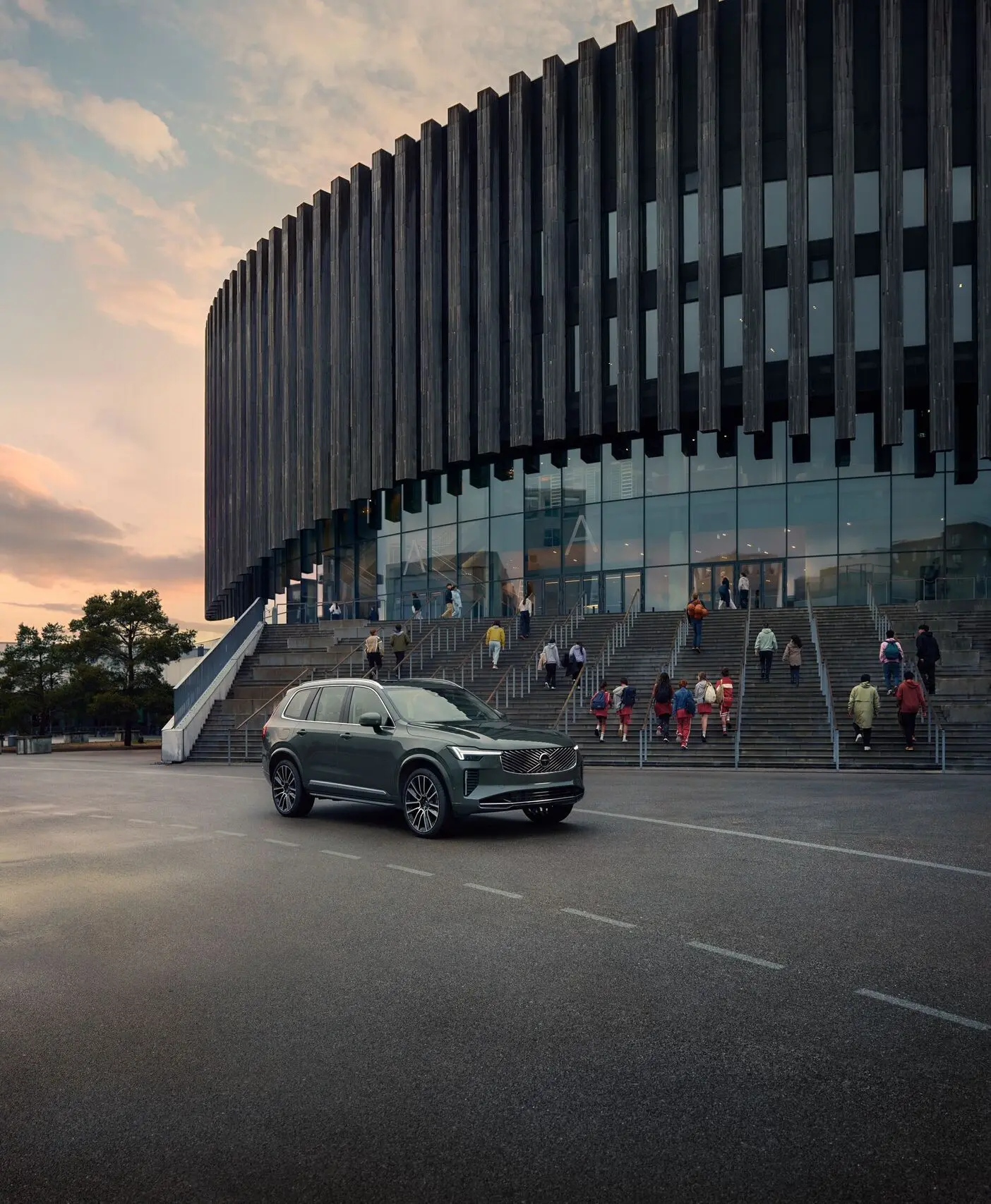 Volvo сократит 2,5 тыс. сотрудников: причина — падение выручки на 22%