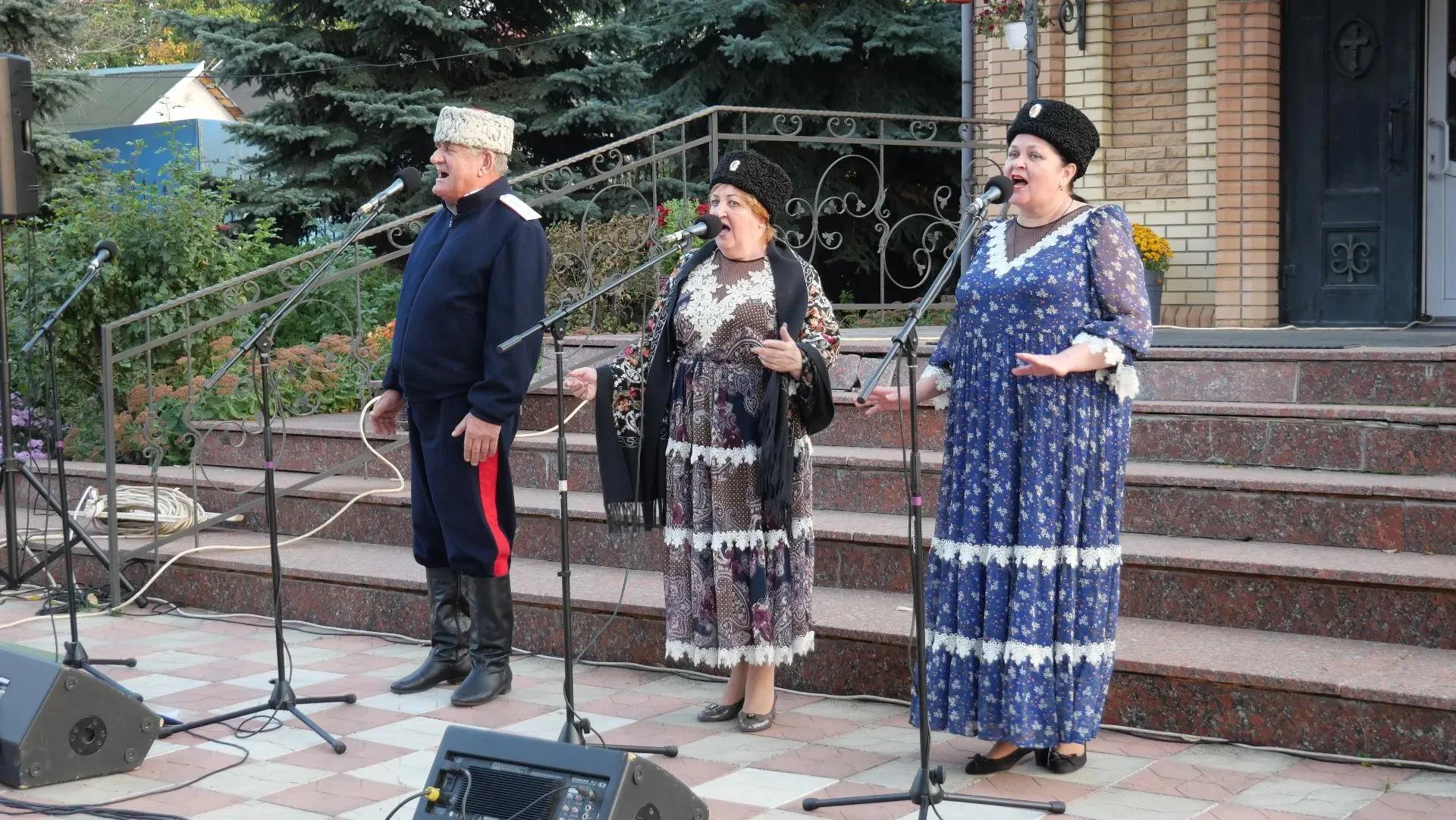 💐В сквере 9 мая прошел концерт, посвященный празднику Покрова Пресвятой Богородицы и Д...