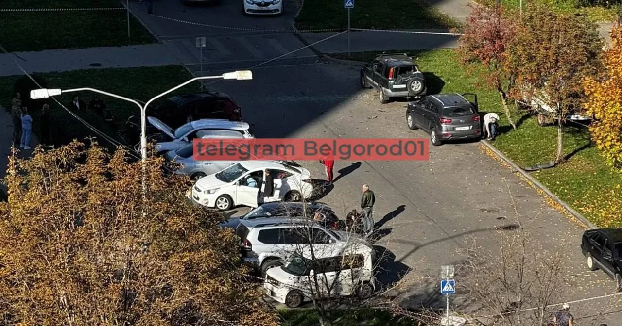 Еще несколько автомобилей повреждены в результате атаки БПЛА на Щорса, судя по нашему ф...