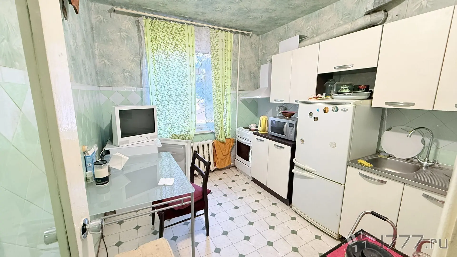 Купить четырехкомнатную квартиру в Ставрополе, 74 м.кв., 1 этаж, за 5 300 000 рублей