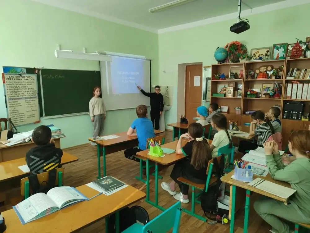 Прошёл урок из цикла «Разговоры о важном» на тему «Песни о войне. Ко Дню Победы». Занят...