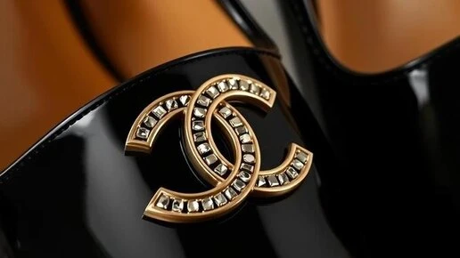 Chanel продал россиянке туфли и предупредил, что их нельзя везти домой