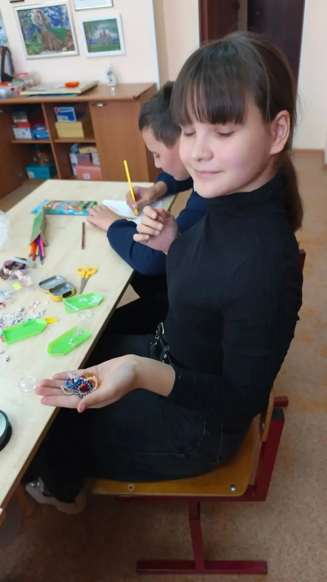 Творчество и командная работа: как проходят досуговые занятия в нашей школе-интернате!