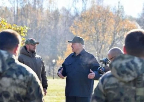 «Автомат, гранаты, пулемет вы будете иметь». Александр Лукашенко потребовал расширить о...